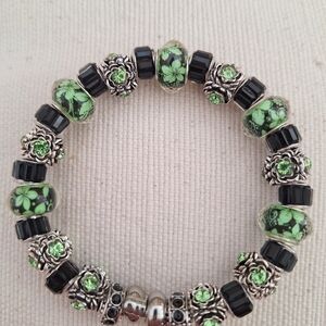 Floral Green and Silver Beaded Bracelet